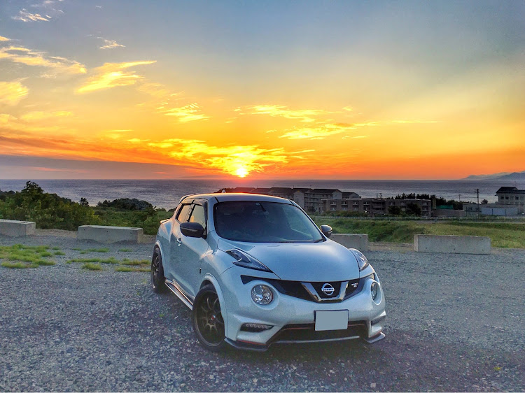 ジュークの洗車した・夕日・夕焼け・海・空に関するカスタム事例の投稿画像1枚目