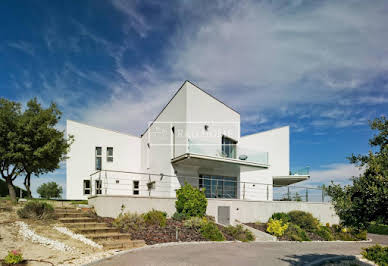 Maison avec piscine et terrasse 2