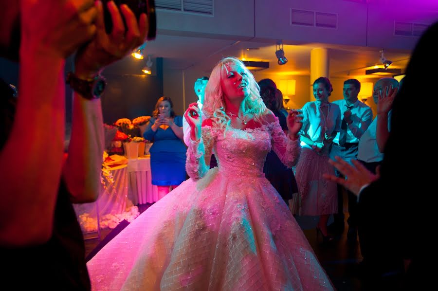 Fotógrafo de casamento Alla Eliseeva (alenkaaa). Foto de 16 de agosto 2018