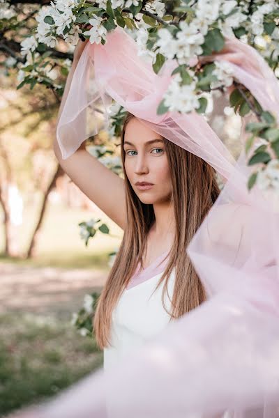 Fotografo di matrimoni Yulya Tomilina (juliatomilina). Foto del 27 maggio 2020