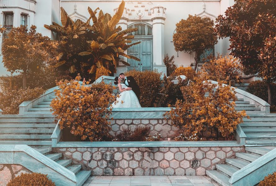 Fotógrafo de casamento Τανζού Oυγιούρ (portrait). Foto de 14 de outubro 2021