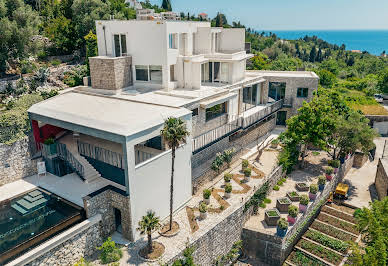 Villa with garden and terrace 3