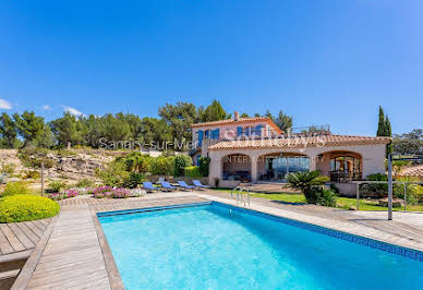 Seaside house with pool and garden 3