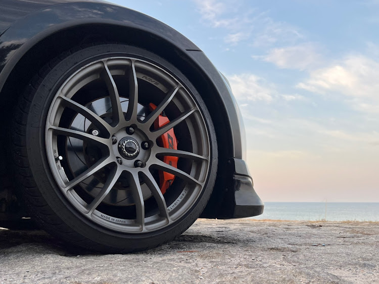 フェアレディZのフェアレディZ・Z34・お題に乗っかってみた・ホイールショットに関するカスタム事例の投稿画像1枚目