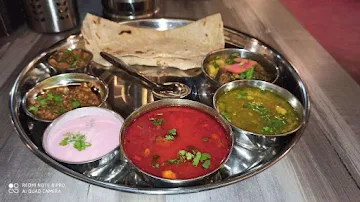 Kolhapuri Tambada Pandhara Family Restaurant photo 