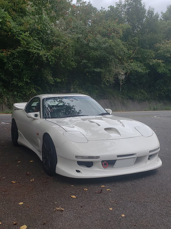 RX-7の左半顔写真展・台風に気をつけて下さいに関するカスタム事例の投稿画像4枚目