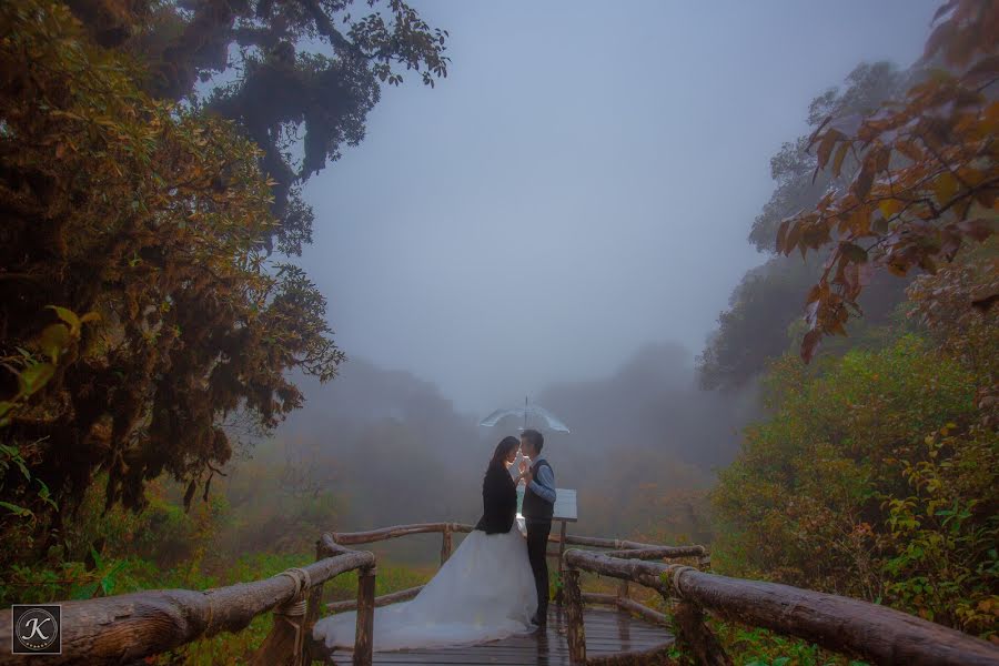 Fotógrafo de casamento Nakharin Arunpattharawanit (kolinstudio). Foto de 14 de janeiro 2017