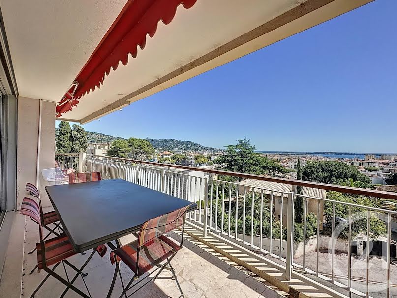 Location meublée appartement 3 pièces 87.4 m² à Cannes (06400), 1 900 €