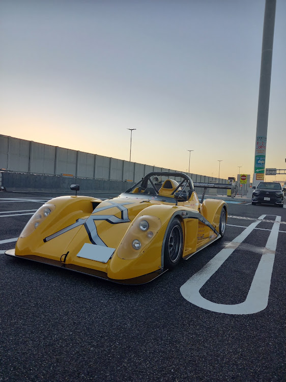 SR4のラディカルSR4・ガソリン漏れ・中島PA・フェラーリF355・キダスペシャルに関するカスタム事例の投稿画像1枚目