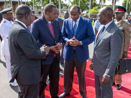 President Uhuru Kenyatta is seen off at the JKIA in Nairobi ahead of his trip to the United Kingdom for the Commonwealth Heads of Government Summit, April 16, 2018. /PSCU