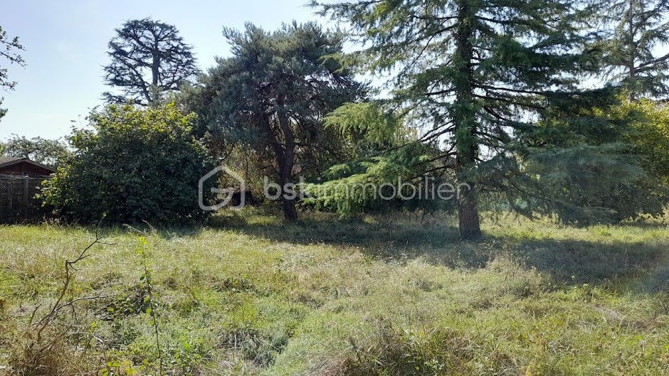 Vente terrain  1069 m² à Saint-Georges-sur-Cher (41400), 44 000 €