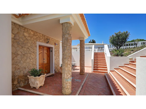 House with pool and terrace 5