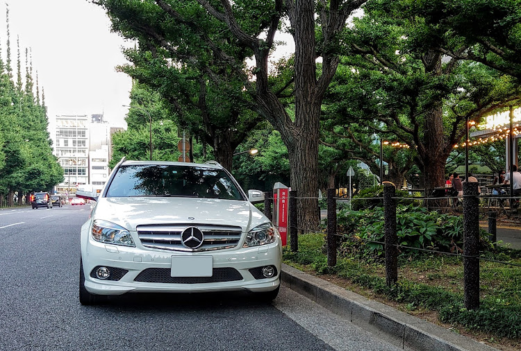 Cクラス ステーションワゴンのDS3・アウディ TT・メルセデス・ベンツ・正面写真・京葉市川PAに関するカスタム事例の投稿画像1枚目