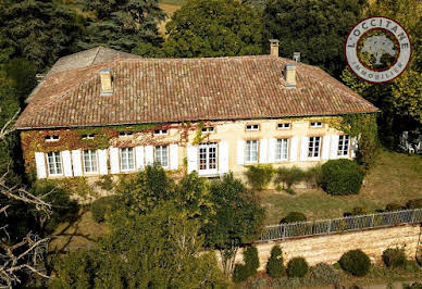 Maison avec piscine et terrasse 1