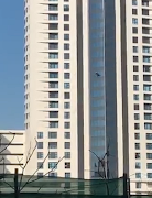 A window washer apparently lost his balance while he was cleaning a window of a skyscraper in Durban.