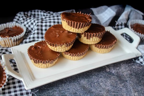 Homemade Peanut Butter Cups (Like Reese's!)