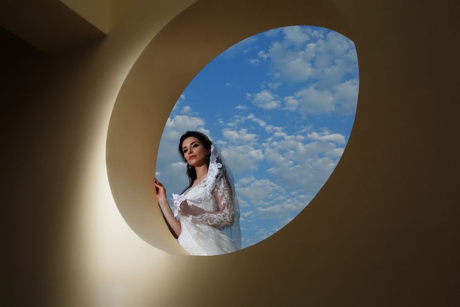 Fotografo di matrimoni Dulat Satybaldiev (dulatscom). Foto del 1 marzo 2019