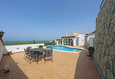 Villa avec piscine en bord de mer 5