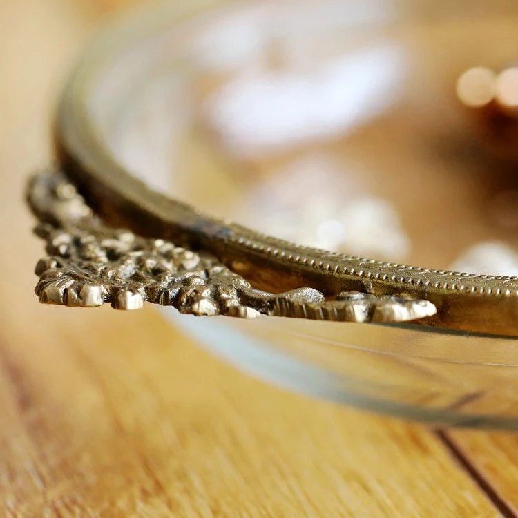 Joyero artesanal de latón para borde, joyero francés, almacenamiento, joyero para anillos, elegante y funcional.