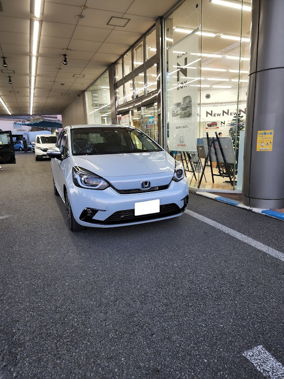 フィットのホンダのディーラー・自宅の駐車場・コーティングのメンテナンスに関するカスタム事例の投稿画像1枚目