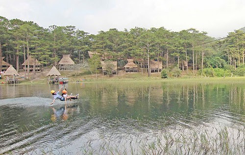 Hồ Tuyền Lâm, trải nghiệm bay cùng đu dây Zipline 3