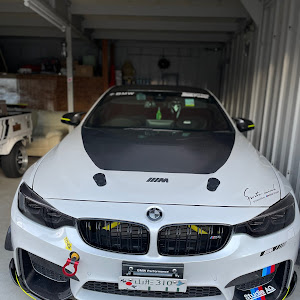 M4 クーペ F82