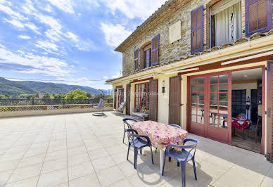 Maison avec terrasse 1