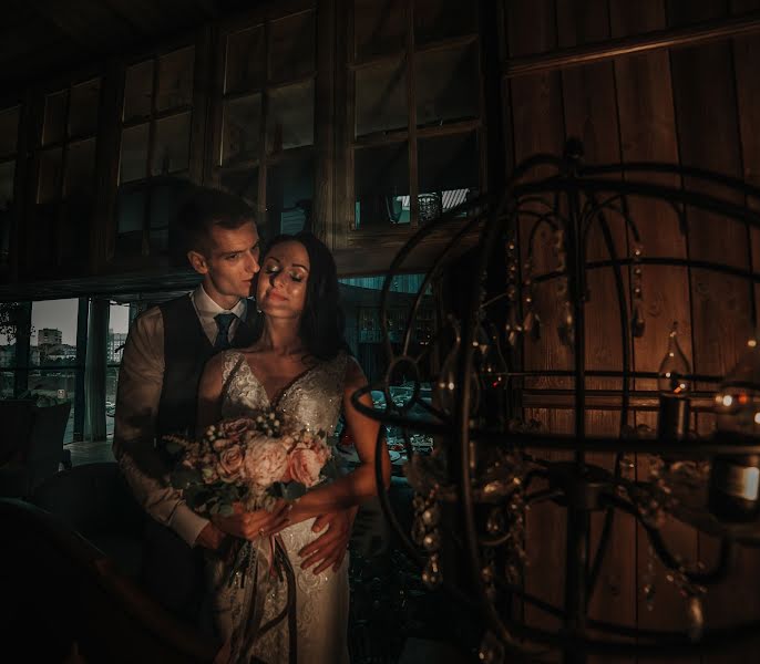 Fotógrafo de casamento Lena Astafeva (tigrdi). Foto de 1 de agosto 2019