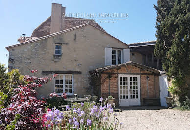 Propriété avec piscine et jardin 5