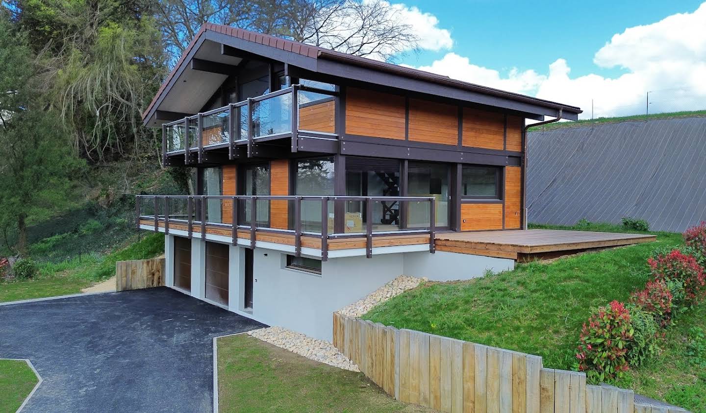 Maison contemporaine avec jardin et terrasse Sciez