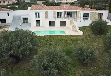 Villa avec piscine et terrasse 3