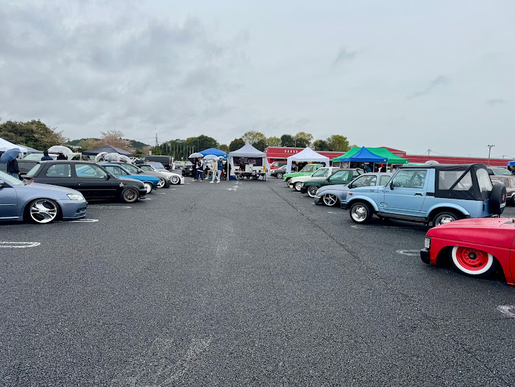 ハイエースバンのUSDMトラッキンミーティング・初参加・ハイエース200系・レフティー🇺🇸・"KBR"RacingTOKYOに関するカスタム事例の投稿画像5枚目