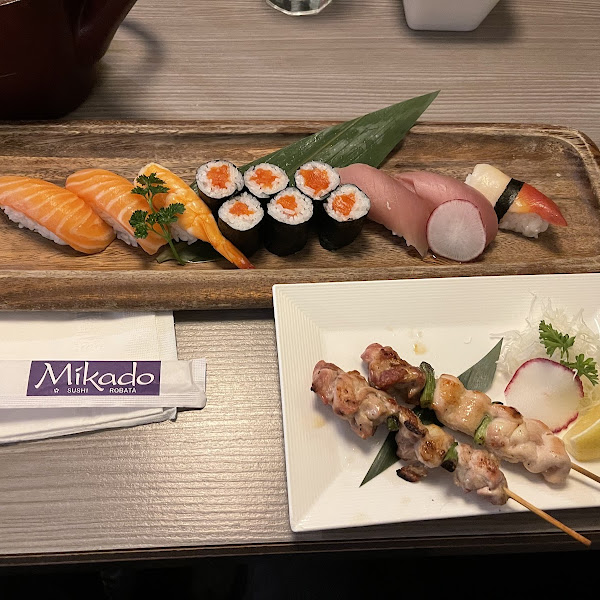 The GF lunch sushi assortment