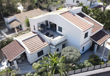 House with pool and terrace 2