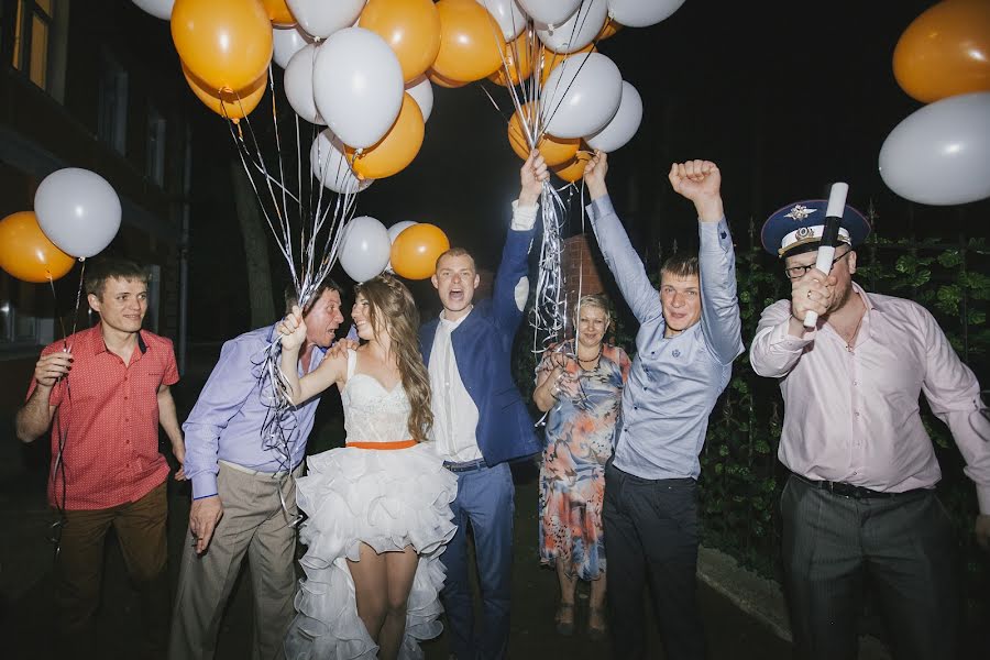 Fotógrafo de casamento Evgeniya Soloveva (janesolph). Foto de 26 de março 2016