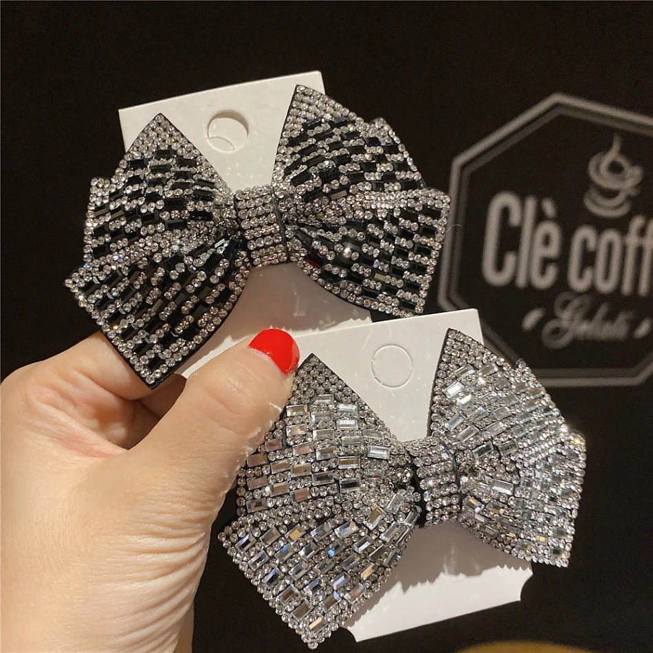 Grampo de cabelo laço super brilhante com strass, perfeito para penteados charmosos, adiciona brilho e estilo ao seu visual.