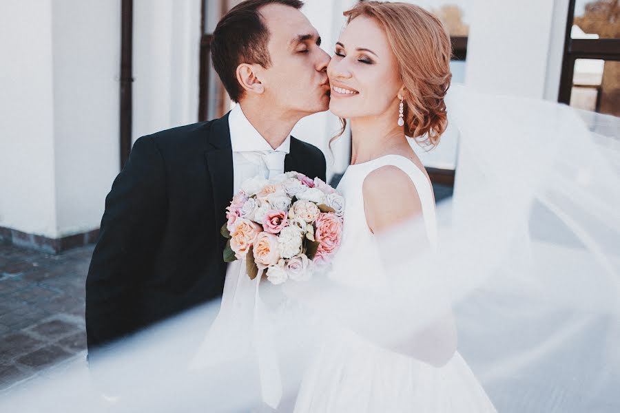 ช่างภาพงานแต่งงาน Alina Petrova (alyapetrova) ภาพเมื่อ 5 พฤษภาคม 2017
