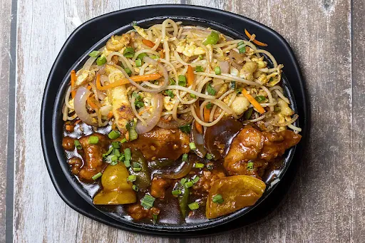 Chicken Hakka Noodles With Chilly Chicken