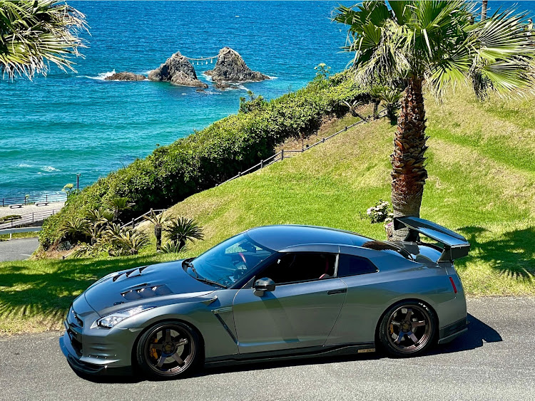 NISSAN GT-Rのレーシングコッパーブロンズ・ビヨンド・シバタイヤ・GTウイング・ガレージライフに関するカスタム事例の投稿画像8枚目