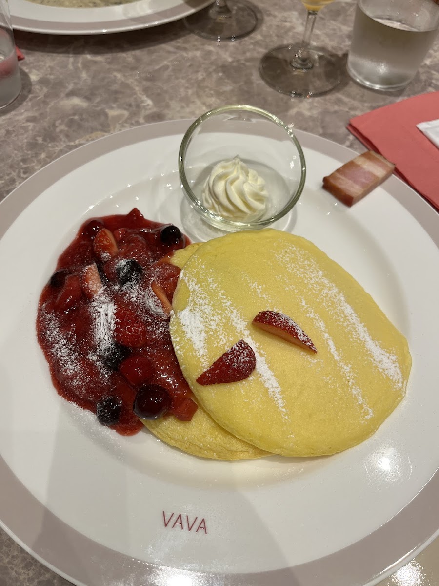 Strawberries and berries pancakes