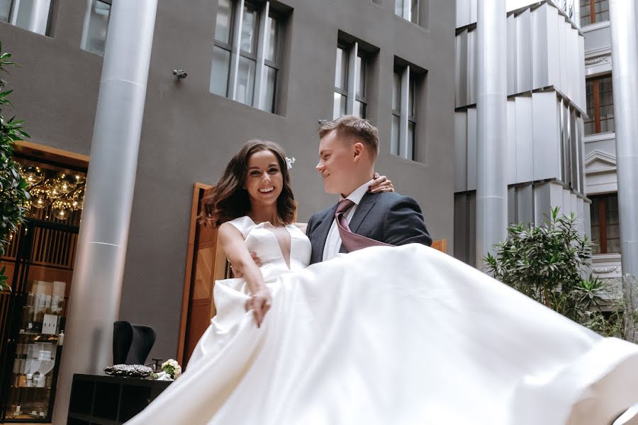 Fotografo di matrimoni Anton Kolokolcev (kolokoltsev). Foto del 10 aprile 2021