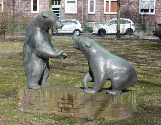 Fighting Bears