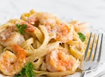 Shrimp Alfredo Pasta Recipe was pinched from <a href="http://natashaskitchen.com/2014/02/21/creamy-shrimp-alfredo-pasta-recipe/" target="_blank">natashaskitchen.com.</a>