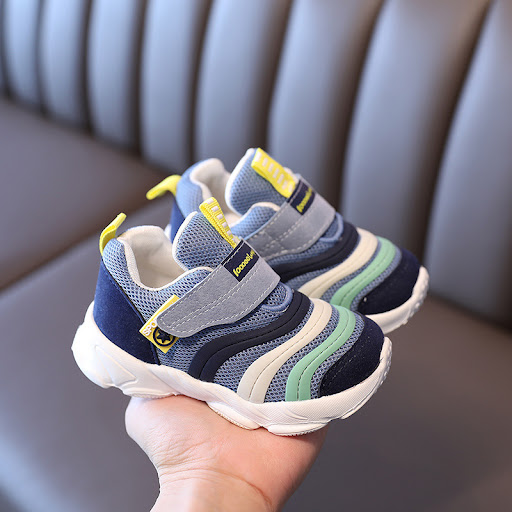 Title 5, Mesh sports shoes for boys and girls, functiona...