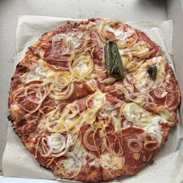 Pepperoni with onions and hot oil. It comes with the obligatory “stinger” (serrano pepper).