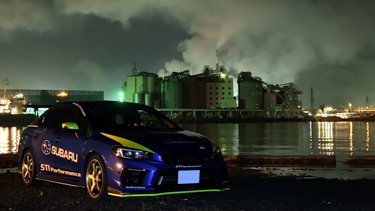 WRX STIの蛍光イエロー・自然に溶け込む⁉️・こっそりリニューアル計画中🙊・冬の空と愛車・ミッドガルに関するカスタム事例の投稿画像1枚目