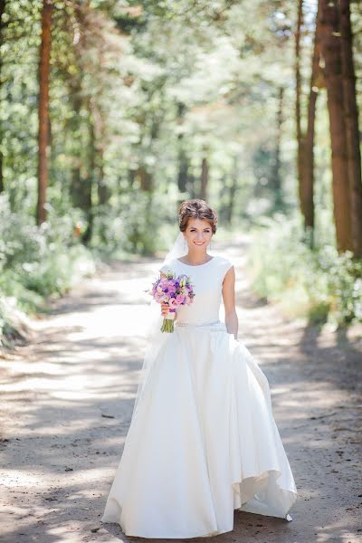 Fotógrafo de casamento Olesya Chernenkaya (olesyachern). Foto de 8 de setembro 2016