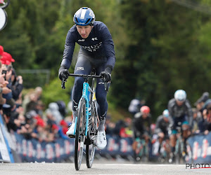 🎥 Onderkoelde favorieten geven allemaal op in Waalse Pijl, Maxim Van Gils mee op het podium