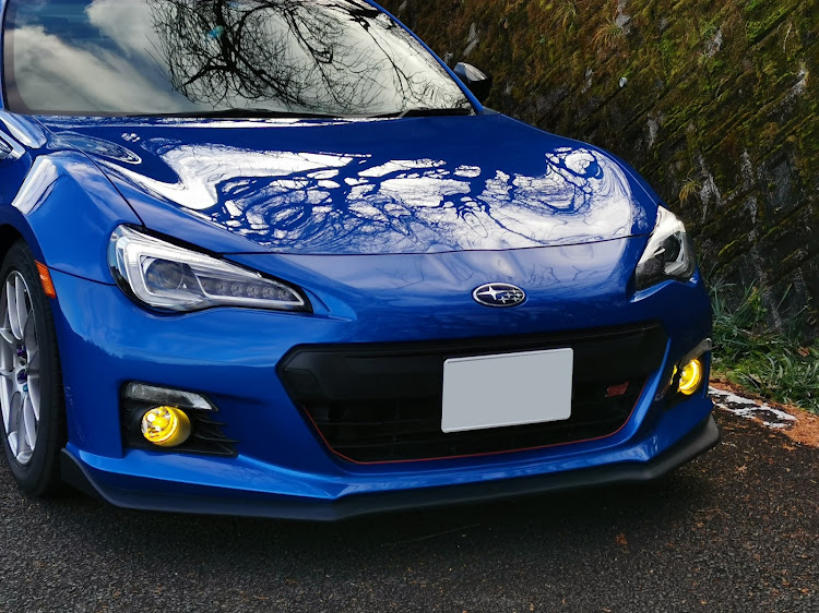 BRZのフォグランプ・H8・イエローフォグに関するカスタム事例の投稿画像1枚目