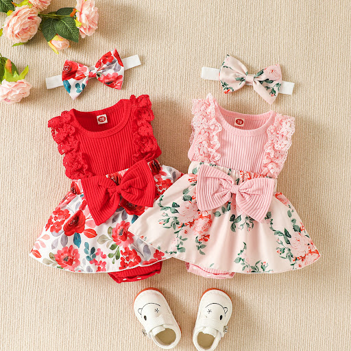 Title 7, Sleeve Stitching Flower Print Romper, a comfort...